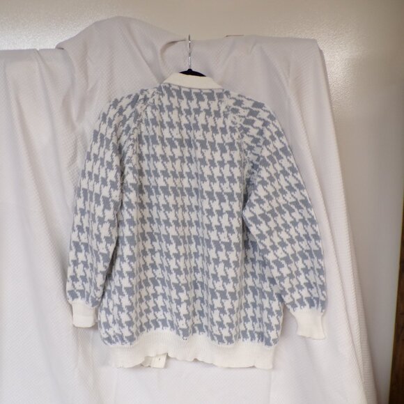 LADIES HOUNDSTOOTHE GREY & WHITE SWEATER - Picture 2 of 8
